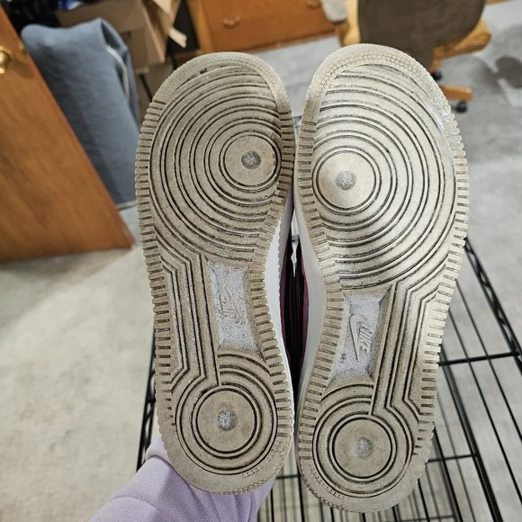 Nike Shoes - Picture 4 of 11